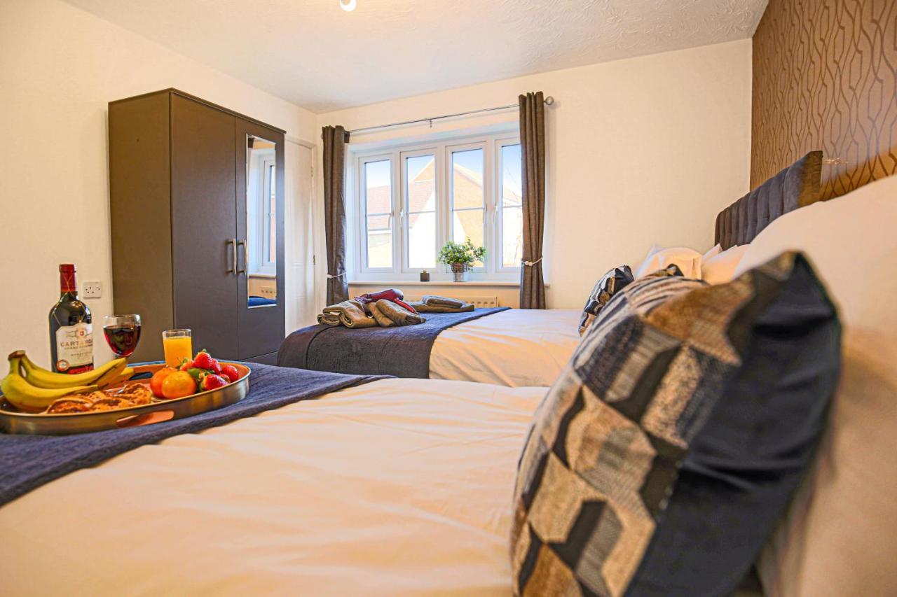 Cosy 3 Bed House To Outlet For Big Group By Platinum Key Bicester