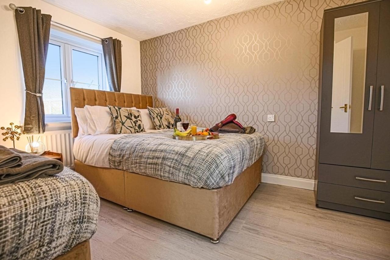 Cosy 3 Bed House To Outlet For Big Group By Platinum Key Holiday home *