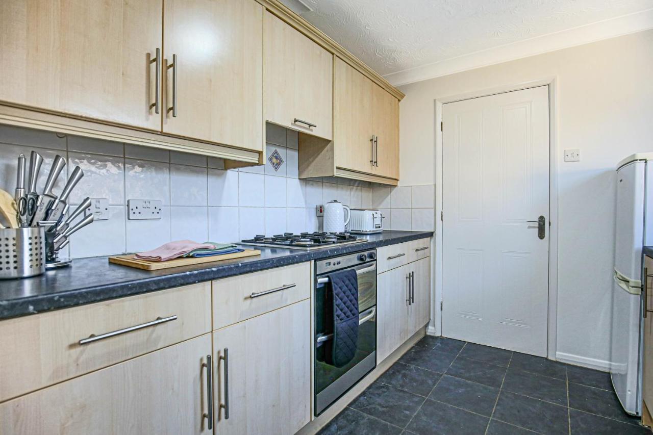 Cosy 3 Bed House To Outlet For Big Group By Platinum Key Bicester