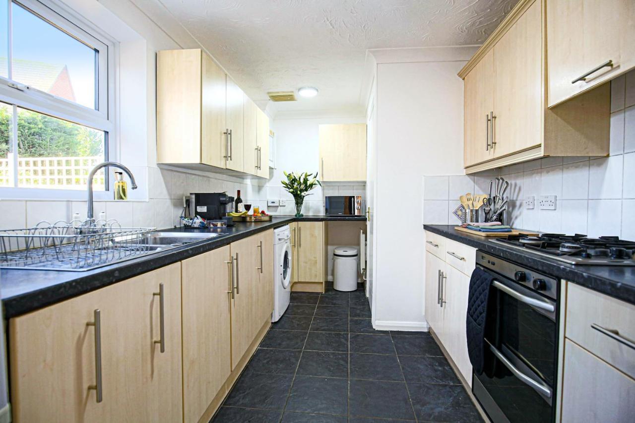 Cosy 3 Bed House To Outlet For Big Group By Platinum Key Holiday home