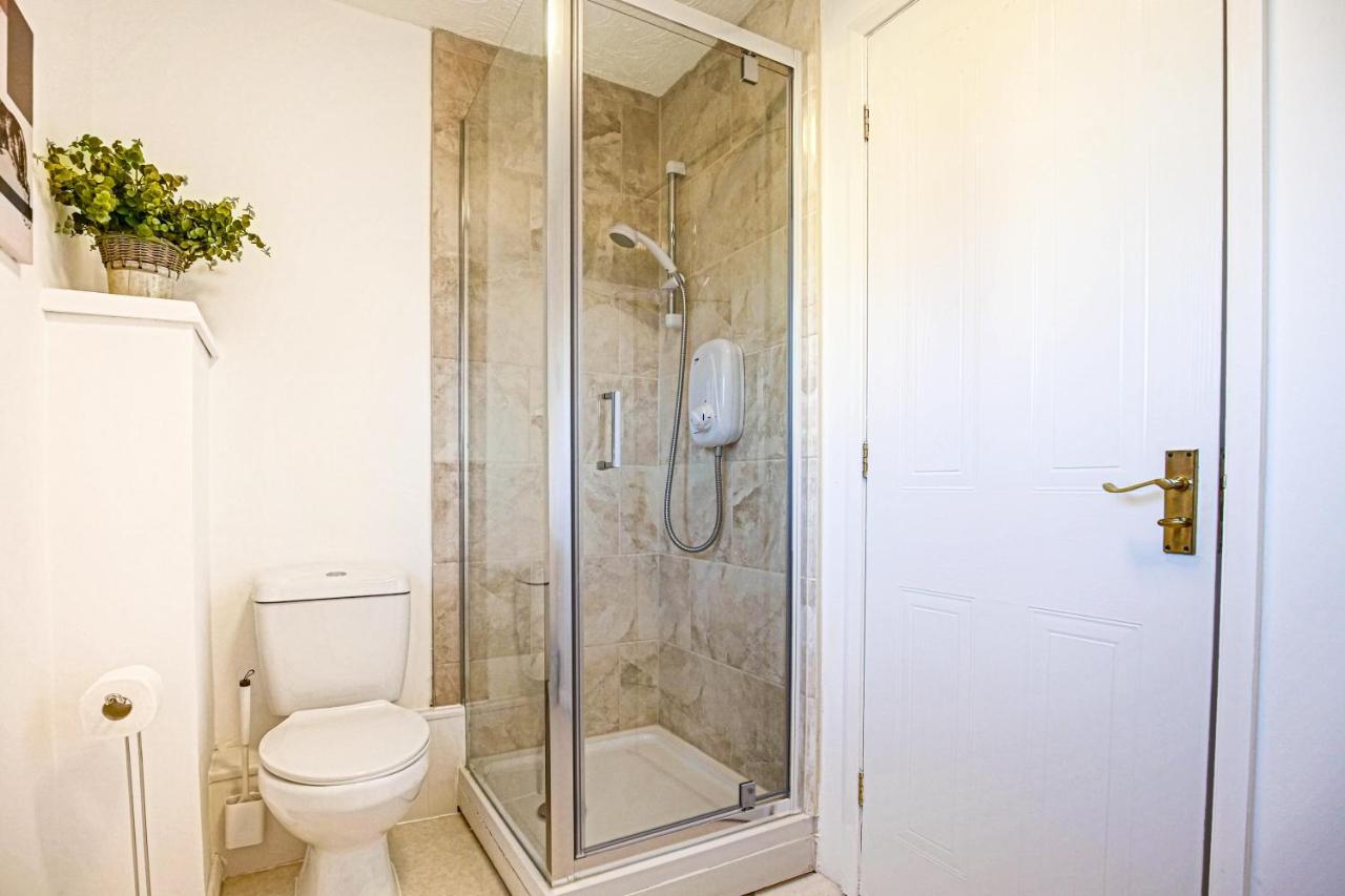 Holiday home Cosy 3 Bed House To Outlet For Big Group By Platinum Key Bicester